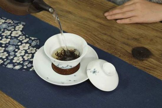 各類茶的注水方式，不同的茶泡茶時(shí)怎么注水