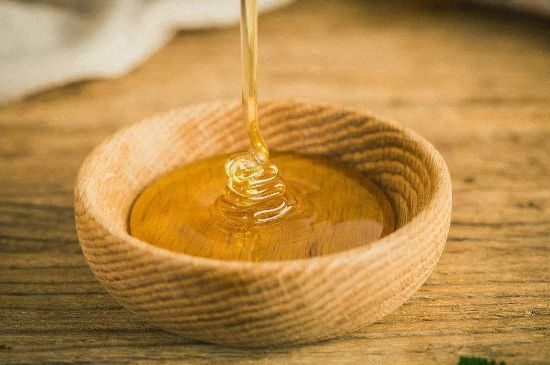 老茶浸蜜有什么功效，茶葉浸蜂蜜治咳嗽