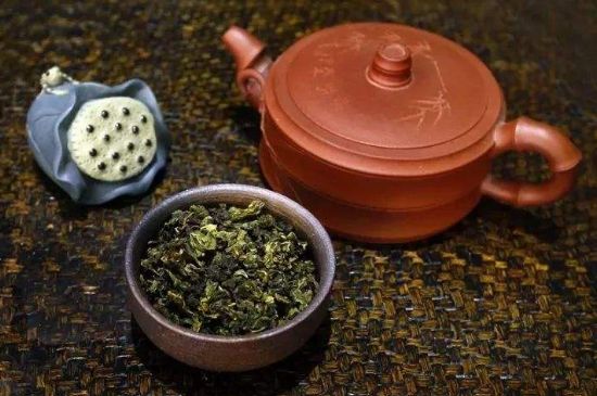 泡大紅袍、肉桂和水仙可以用一個紫砂壺嗎，可以摻一起沖泡么？