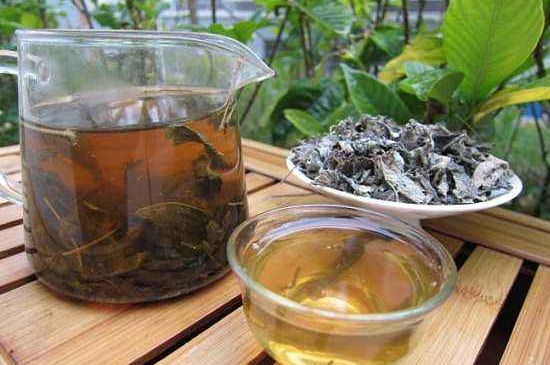 怎樣辨別莓茶發(fā)霉了，莓茶發(fā)霉和白霜的區(qū)別