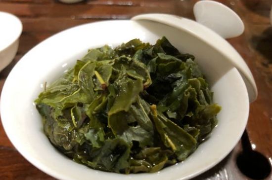 香精茶喝多了會怎么樣，茶葉加香精有什么害處？