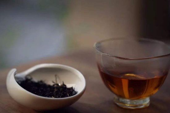 泡好的茶水放冰箱能保存多久，泡好的茶冷藏放多久？