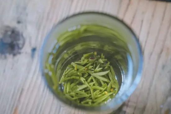 泡好的茶水放冰箱能保存多久，泡好的茶冷藏放多久？