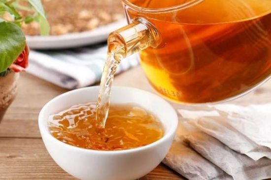 飯店喝的聞起很香的茶，餐館里的蕎麥茶還是大麥茶？