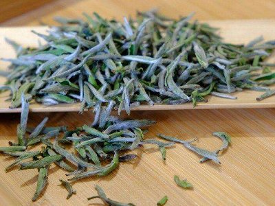 白毫銀針?lè)艓啄曜詈茫缀零y針什么年份最好？
