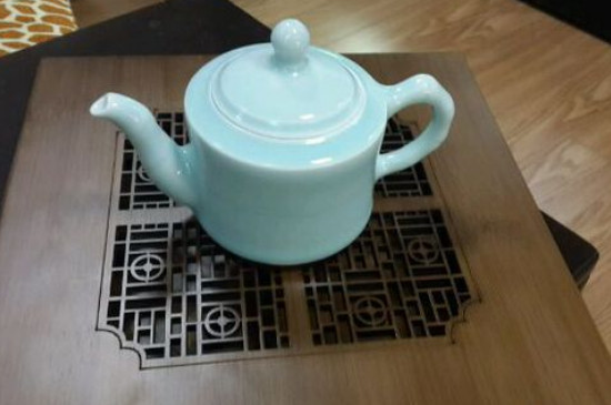 瓷壺適合泡什么茶，瓷器茶具喝什么茶好
