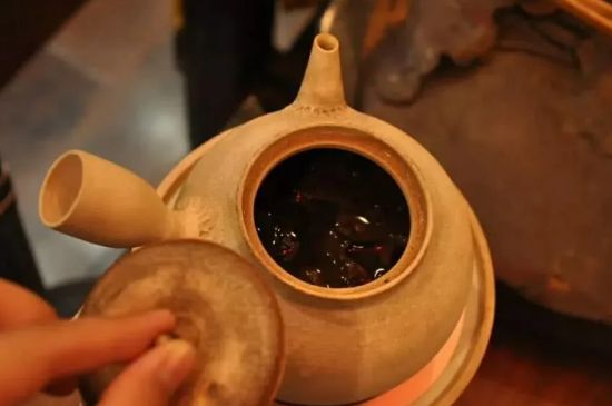 陶壺煮水的危害，粗陶壺燒水有毒嗎？