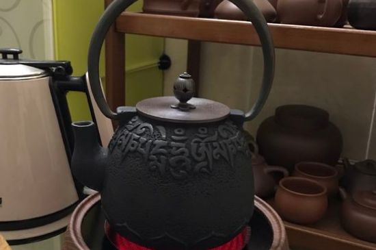 鐵壺生銹燒的水有害嗎，鐵壺內(nèi)壁生銹怎么辦