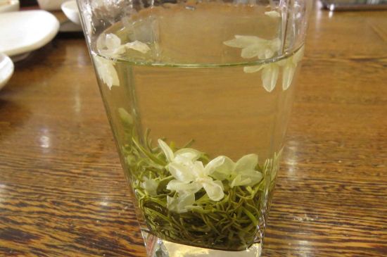 茉莉龍珠可以和什么一起泡茶，茉莉龍珠茶能加蜂蜜嗎？