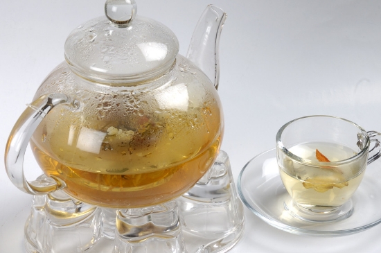 經(jīng)常菊花泡水好嗎，喝菊花茶有什么好處？