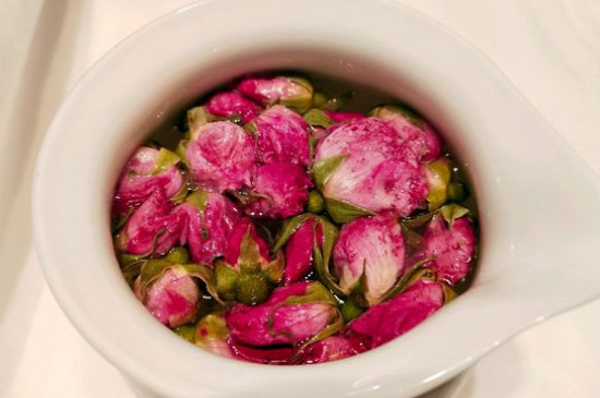 玫瑰花泡水喝的9大禁忌，喝玫瑰花茶有什么禁忌