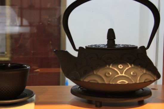 鐵壺生銹燒的水有害嗎，鐵壺內(nèi)壁生銹怎么辦