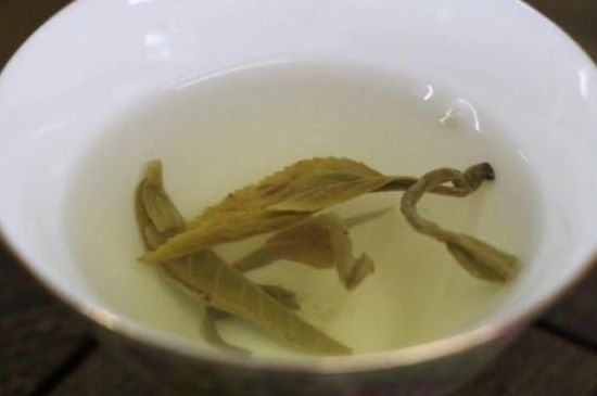 茉莉龍珠泡開(kāi)后為什么都是梗，茉莉龍珠泡開(kāi)后什么樣？