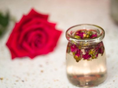 玫瑰花茶能豐胸嗎，天然豐胸花茶