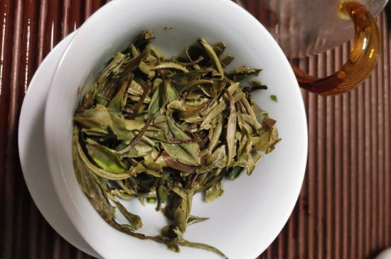 7年壽眉和2年白牡丹哪個好，老白茶壽眉與白牡丹的口感區(qū)別