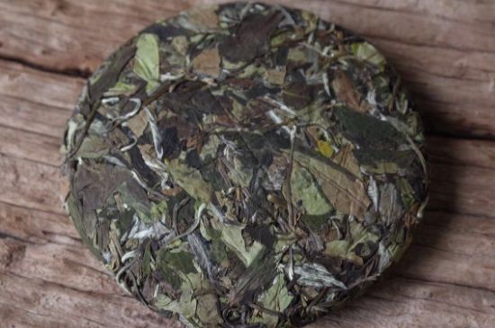 怎么撬老白茶茶餅不容易碎，福鼎白茶如何撬茶方法