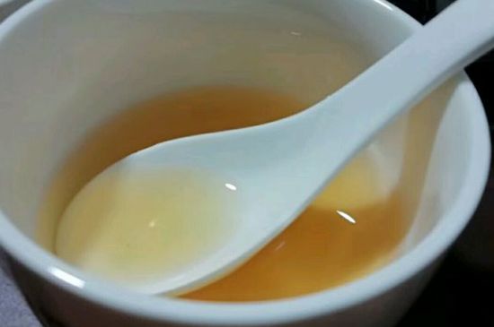 女人喝紅茶好還是喝普洱茶好，普洱茶和紅茶哪個(gè)適合女人喝