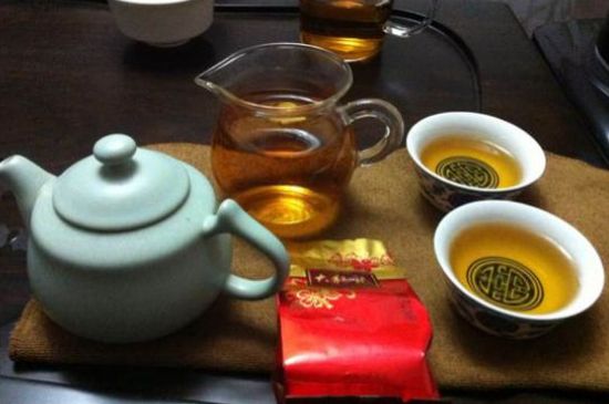 肉桂茶和大紅袍哪個(gè)貴，武夷山肉桂與大紅袍的價(jià)格比較