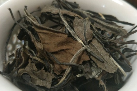 福鼎白茶貢眉和壽眉的區(qū)別，壽眉與貢眉有什么區(qū)別