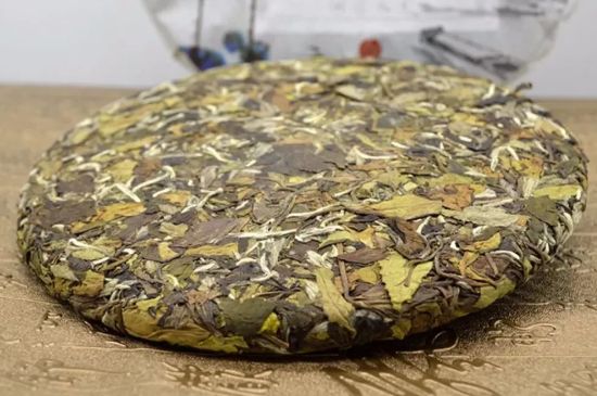 怎么撬老白茶茶餅不容易碎，福鼎白茶如何撬茶方法