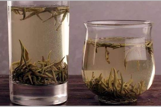 西湖龍井茶毫和發(fā)霉區(qū)別圖片，長(zhǎng)霉的龍井茶葉會(huì)是什么樣？