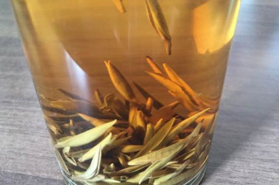 白毫銀針年份久的有什么香，陳年白毫銀針的香氣