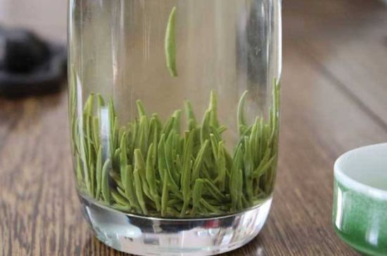 竹葉青和毛尖的區(qū)別，毛尖和竹葉青怎么分辨？