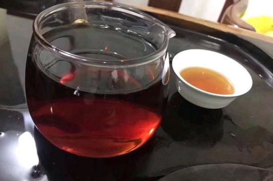 黑茶排濕毒的身體表現(xiàn)，喝黑茶排毒反應癥狀