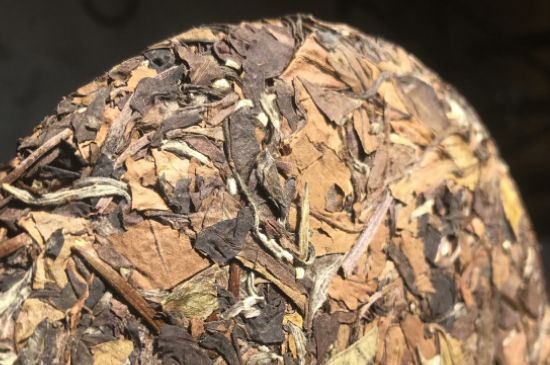 7年壽眉和2年白牡丹哪個好，老白茶壽眉與白牡丹的口感區(qū)別