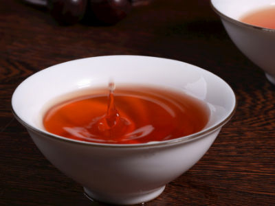 紅茶和綠茶的區(qū)別，常喝紅茶好還是綠茶好？