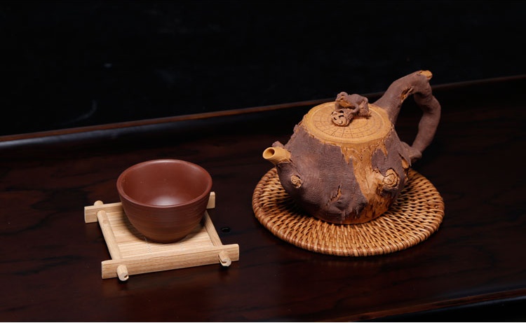 仿木外皮紫砂壺，創(chuàng)意木樁手工雕刻紫砂壺